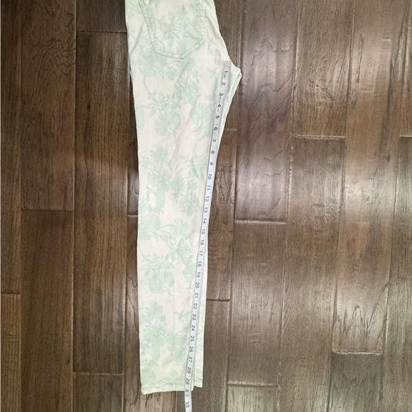 Life in Progress Jeans - Picture 8 of 9